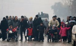 بدء خروج المحاصرين من حلب الليلة بعد اتفاق على إخلائها